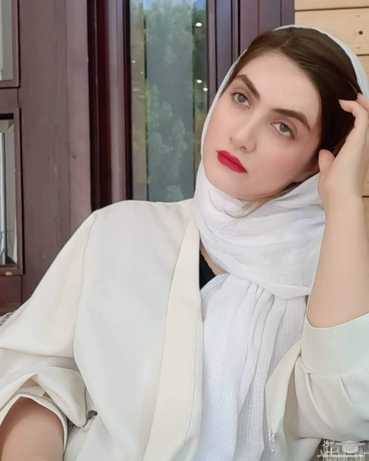تصاویری از آیسان سریال سقوط در خارج کشور/ الناز ملک واقعی را ببینید