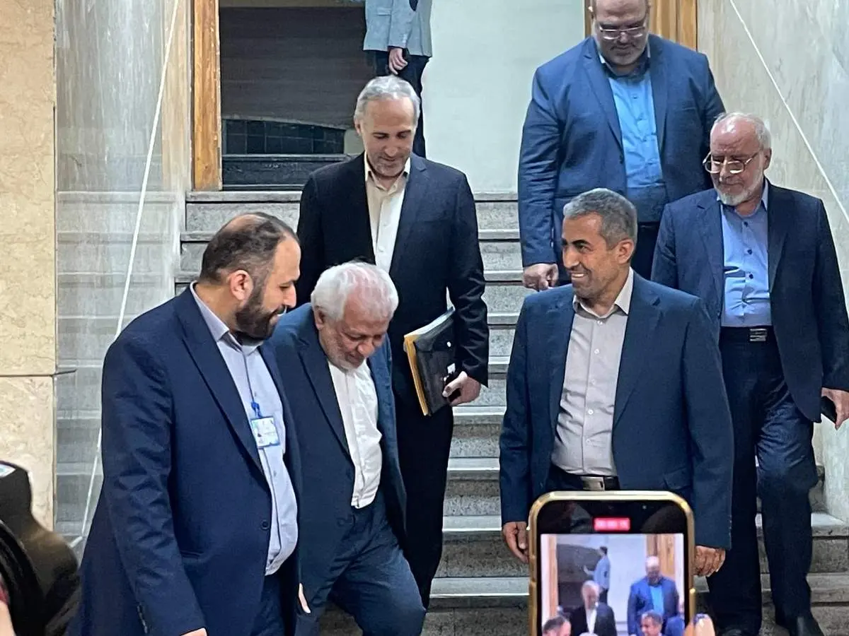 پورابراهیمی همراه بادامچیان وارد وزارت کشور شد