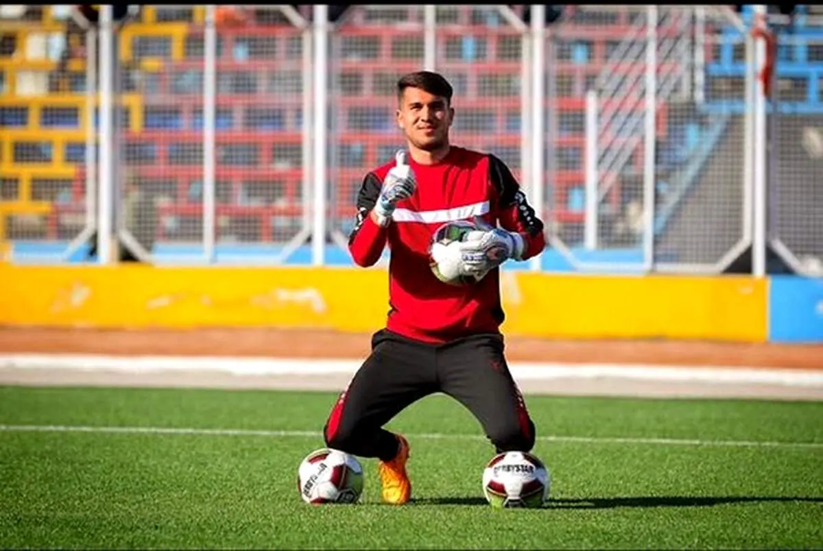 اختلافات داخلی باشگاه باعث جدایی گلر پرسپولیسی شد