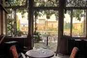صهیونیست ها به هتل تاریخی در لبنان حمله کردند + عکس 