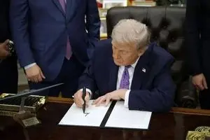 فرمان اجرایی ترامپ برای اعمال تعرفه علیه کشورهای تعامل کننده با ایران