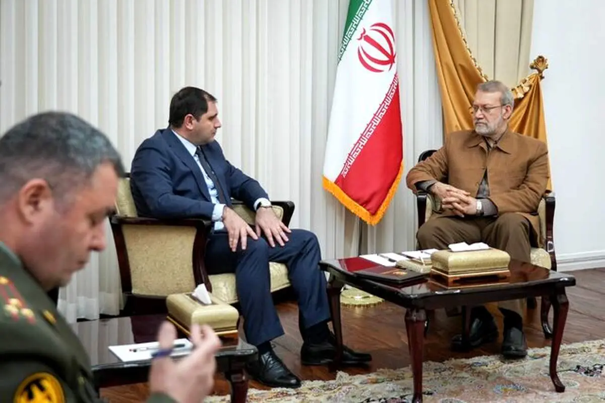 دیدار علی لاریجانی با وزیر دفاع ارمنستان 