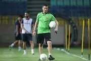 تأثیر زیاد یک خارجی روی گل‌محمدی