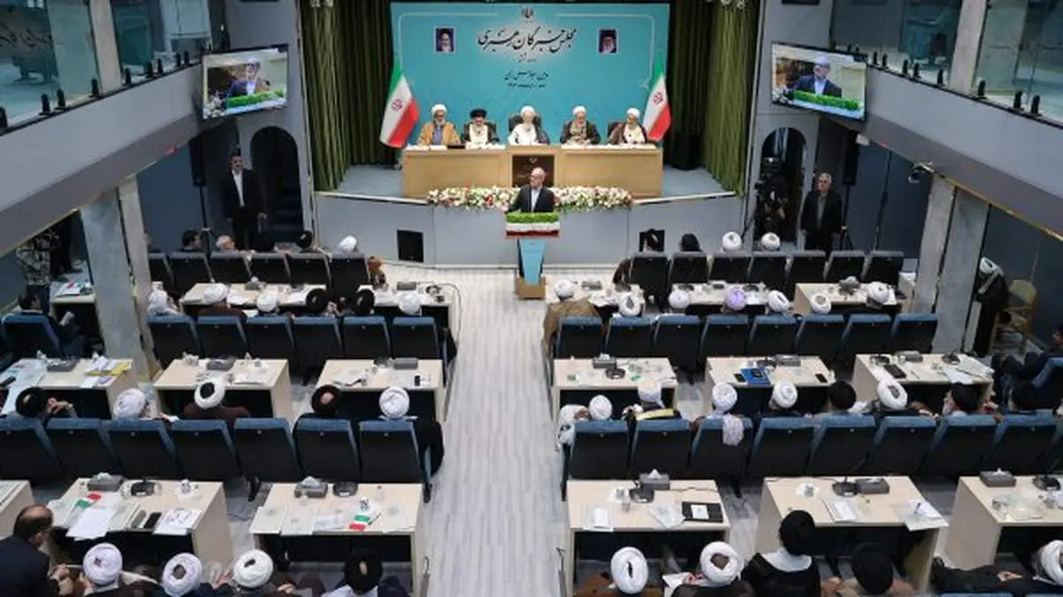 نمی‌توان با گرفتن، زدن یا تهدید، باور ساخت