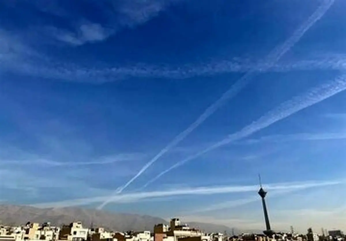 ماجرای ابرهای خطی در آسمان تهران چیست؟