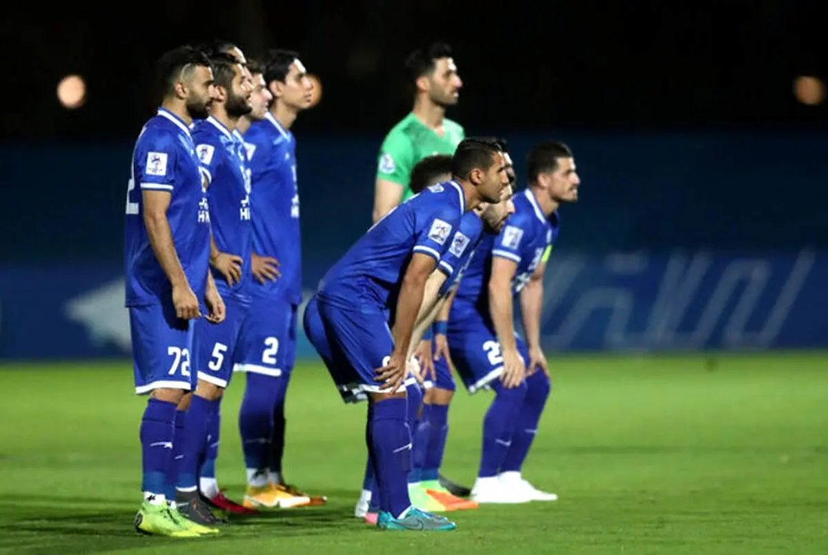 استقلال بالاتر از پرسپولیس ایستاد