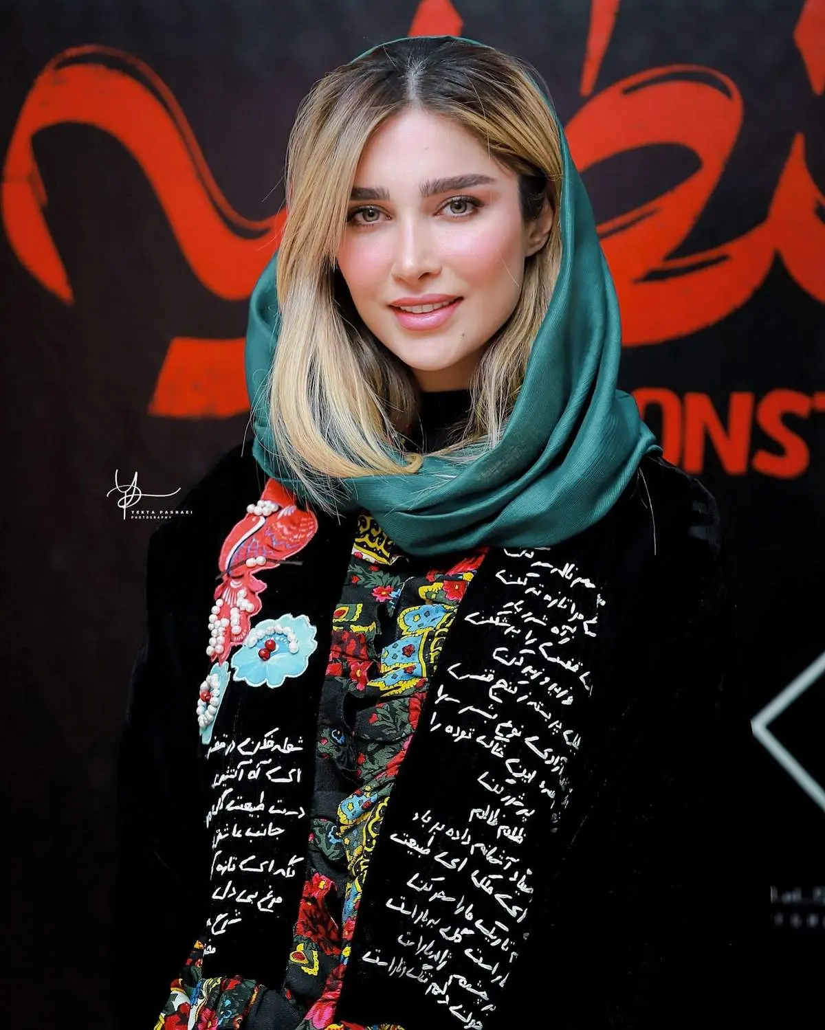 آناشید حسینی با چهره متفاوت با همسرش آفتابی شد/ عکس