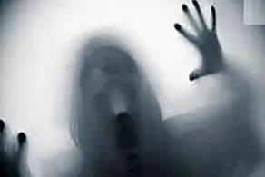 ماجرای وحشتناک حضور روح یک پسر بچه در سلفی دختر جوان چه بود؟/ عکس وحشتناک


