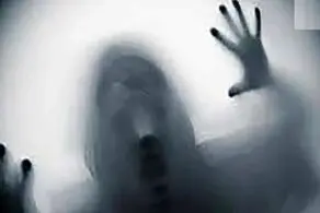 ماجرای وحشتناک حضور روح یک پسر بچه در سلفی دختر جوان چه بود؟/ عکس وحشتناک


