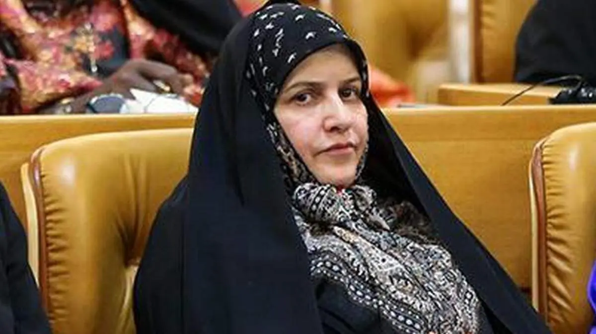 ریحانه سادات دختر آیت الله ابراهیم رئیسی و آقای نیلی همسر ایشان است