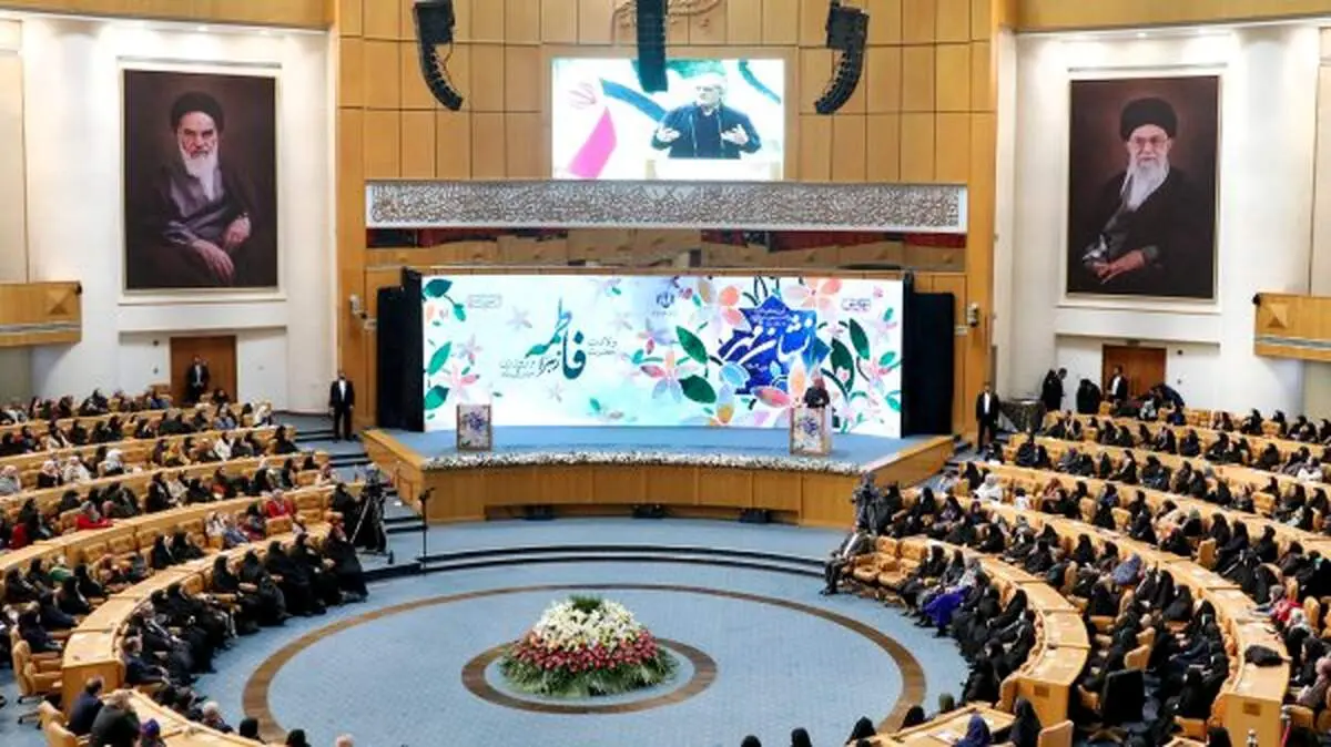 حقوق آدم‌ها را باید مستقل از جنسیت‌ها حفط کرد و به آن‌ها احترام گذاشت