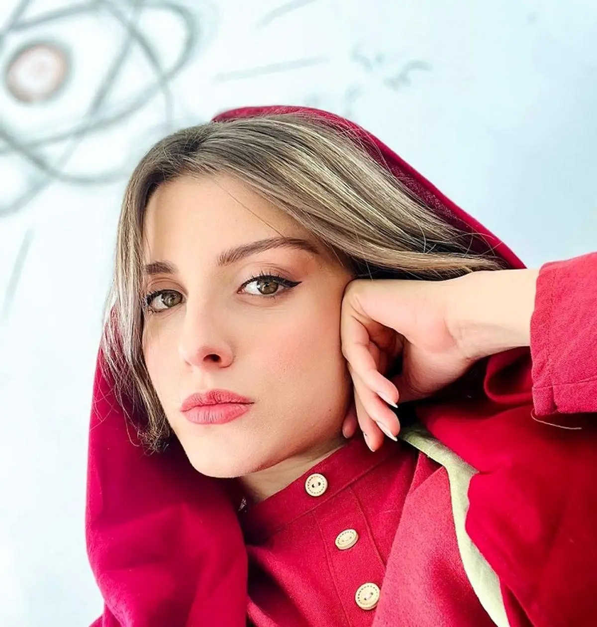 چهره واقعی سارای گرجی جیران را ببینید/ مدلینگ بی حجاب خانم بازیگر/ تصاویر