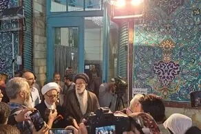 عکس از برادر رهبری پای صندوق رای + ببینید 
