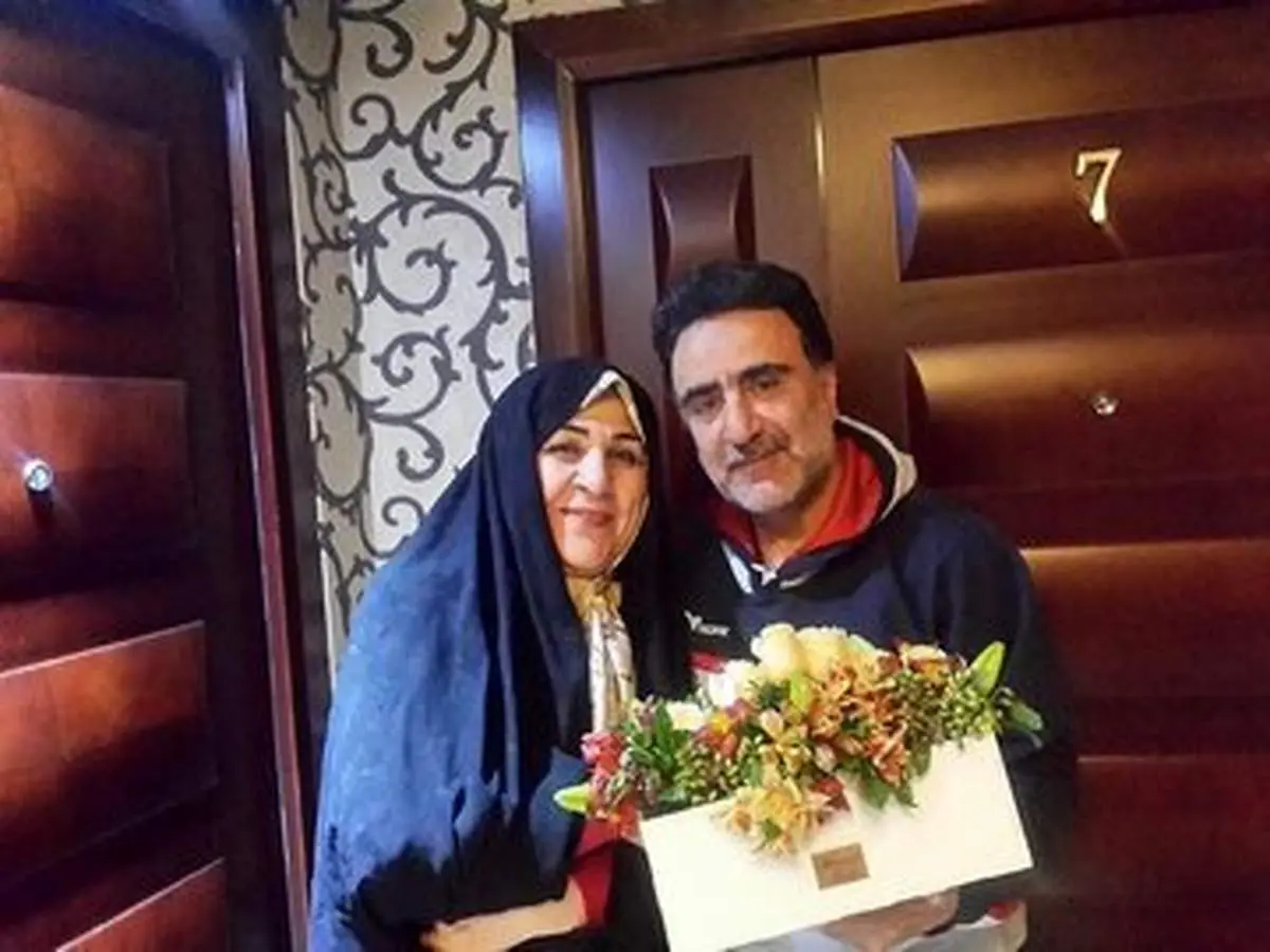 حمله به ماشین همسر مصطفی تاج زاده در مقابل چشم دوربینهای نظارتی اوین