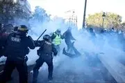 حمله پلیس فرانسه به دانش آموزان