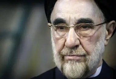 خبر خروج سیدمحمد خاتمی از کشور جعلی است 