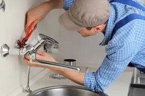 ابتکار خنده دار لوله کش ایرانی در لوله کشی این خانه حماسه آفرید/ عکس