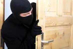 کار بی‌رحمانه‌ای که این مردان در خانه زن نابینا کردند