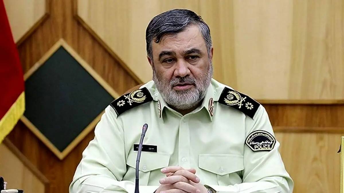 فرمانده نیروی انتظامی اولین دز از واکسن کرونا را دریافت کرد