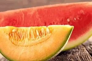 چرا خربزه را قاتل سنگ کلیه می‌نامند؟
