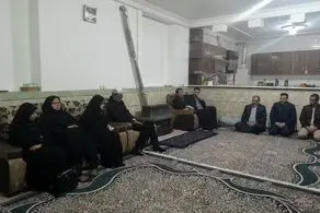 دیدار دختر رئیس جمهور با خانواده دانش‌ آموزان جانباخته کرمانی 