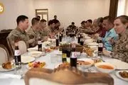 نوشابه ایرانی روی میز سربازان آمریکایی + ببینید 