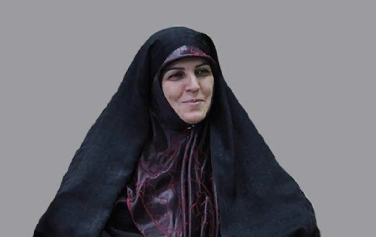 این زن معروف سیاسی در ایران به اشتباه عکس پرچم با شیر و خورشید گذاشت+ واکنش او‌
