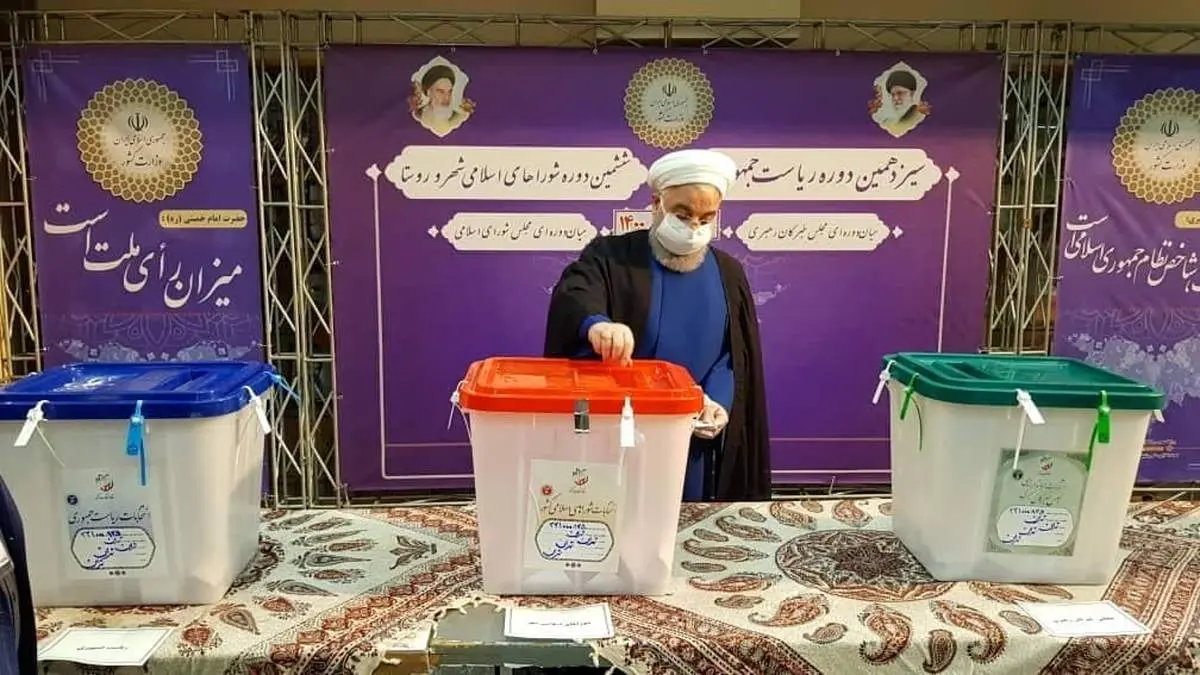 رییس جمهوری رای خود را به صندوق انداخت