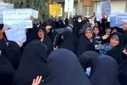 
«تجمع اعتراضی خودجوش» علیه بی‌حجابی مقابل مجلس + عکس