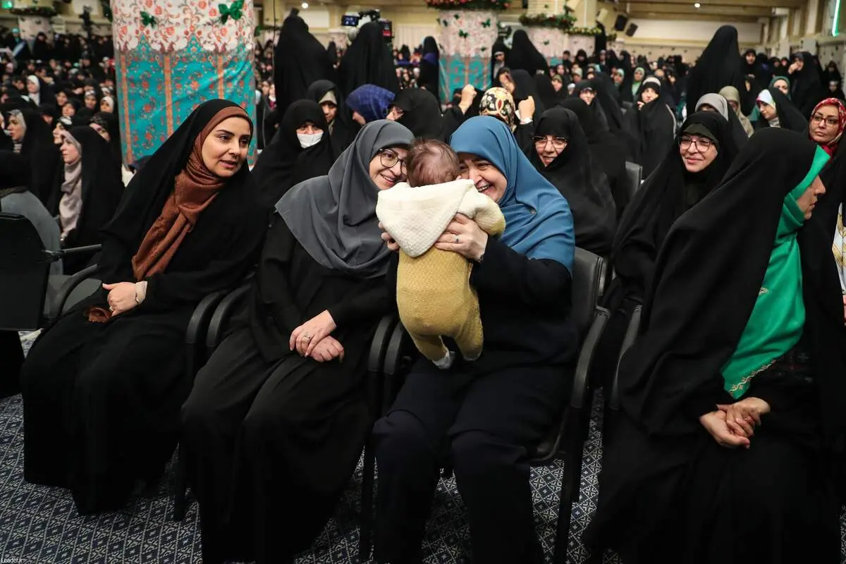 عکس متفاوت از سخنگوی دولت در دیدار رهبری 