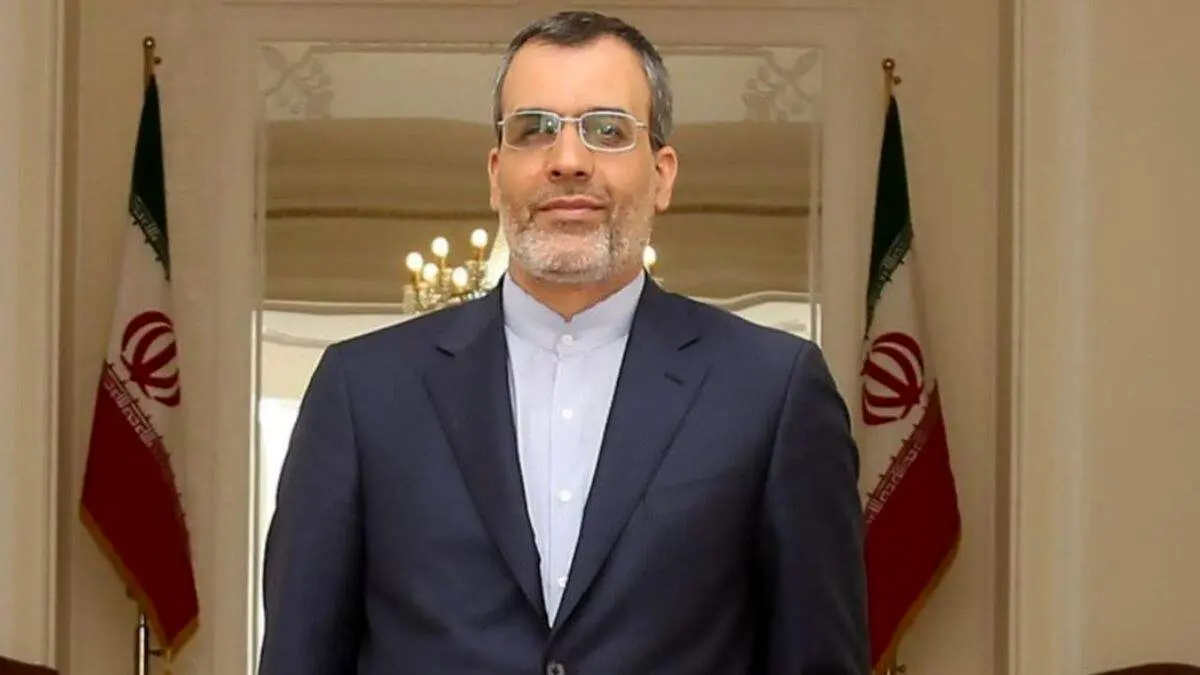 ماجرای نقل نشده از شب استعفای ظریف| گفتم خبر را به بیرون بدهم مثل توپ منفجر میشود!