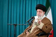 حکم روزه روزه داری که قبل از ظهر به وطن خود نمی‌رسد از نظر رهبری 