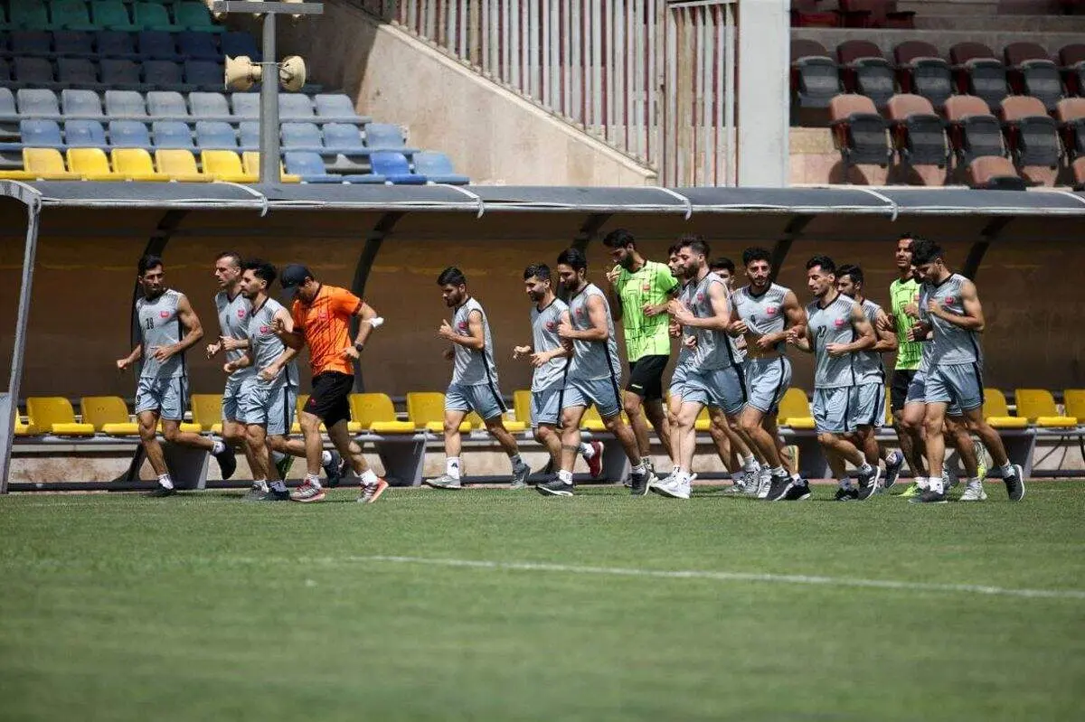 یحیی، پرسپولیس را تعطیل کرد