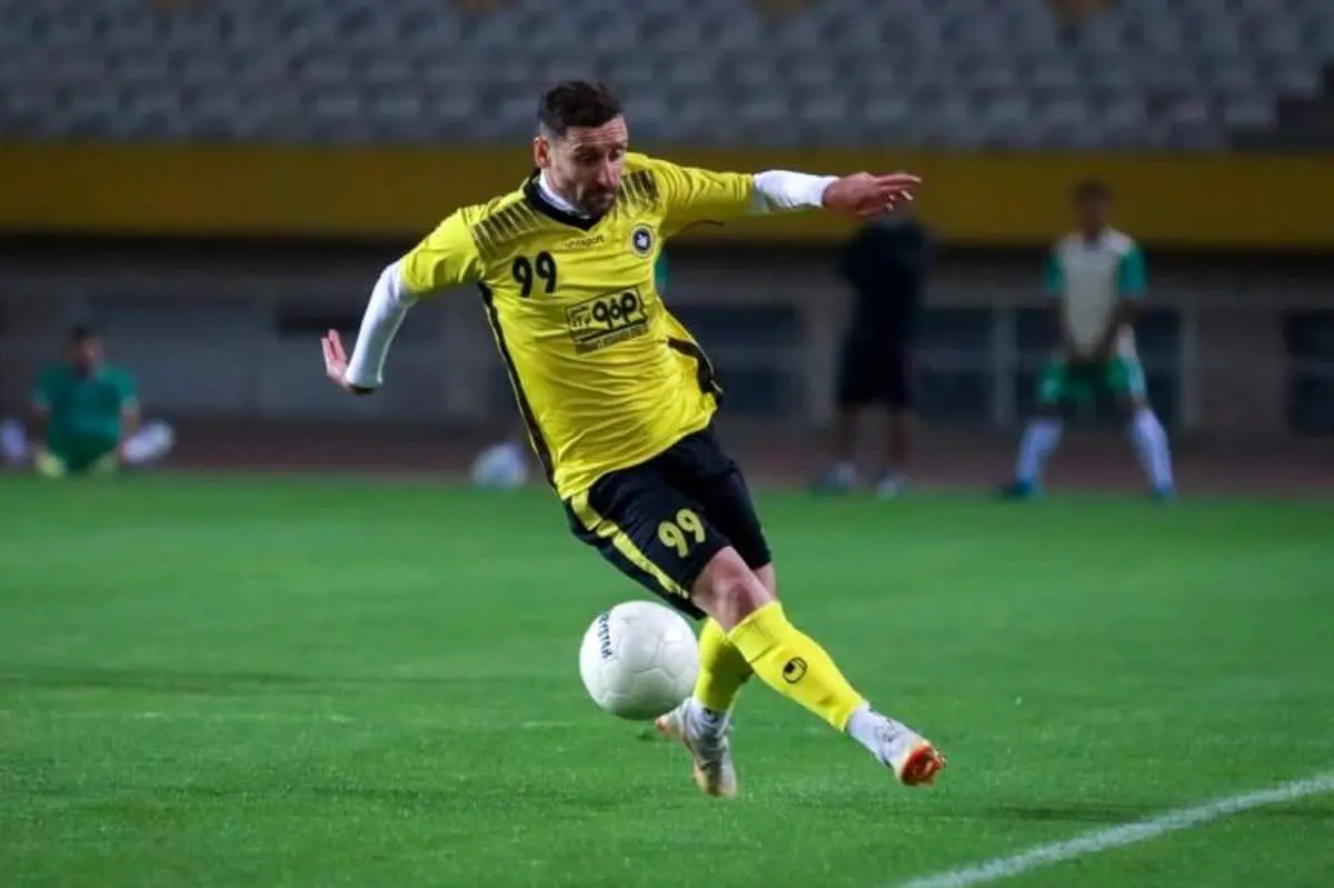 مهاجم پرسپولیسی سپاهان رضایتنامه میخواهد