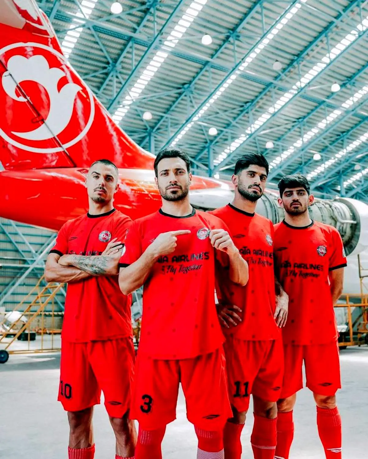 فخر‌فروشی ترابی و اسماعیلی‌فر به پرسپولیس با لباس جدید تراکتور !