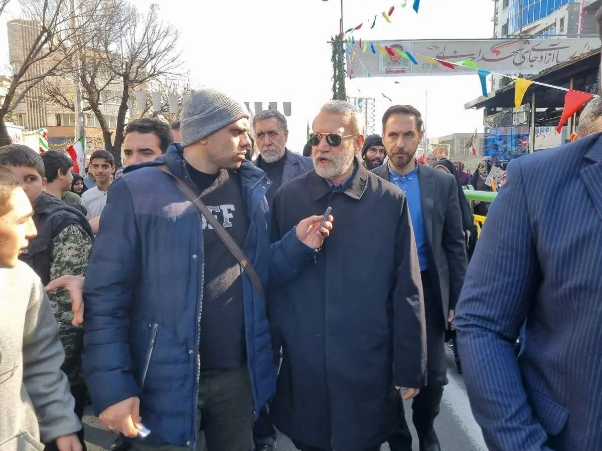 محسن رضایی پرچم به‌ دست آمد، سردار قاآنی با تیپ متفاوت + ببینید 