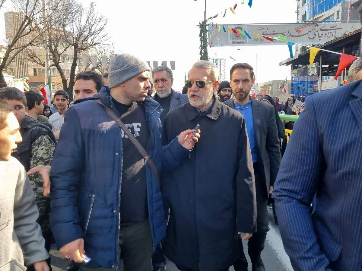 محسن رضایی پرچم به دست آمد، سردار قاآنی با تیپ متفاوت + ببینید