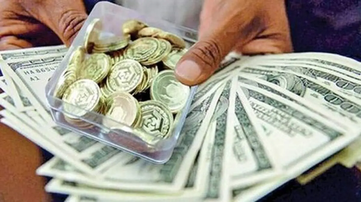 دلار و سکه روی مدار تغییر کانال