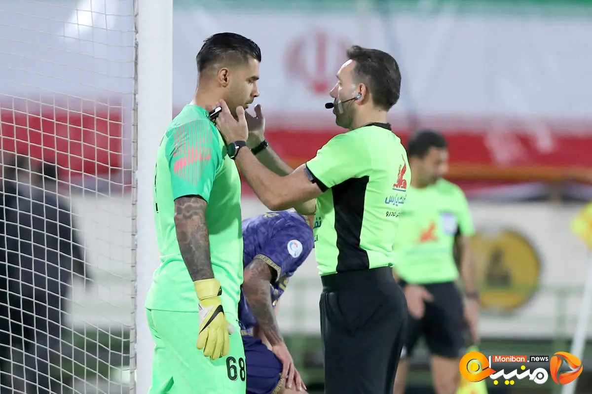 گلر استقلالی جنگ روانی را به ستاره پرسپولیس باخت