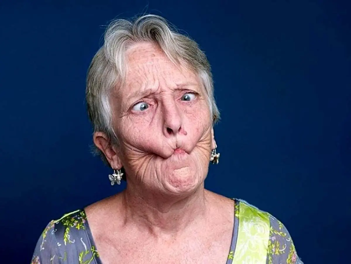 این دختر جوان برنده مسابقه زشتترین شکلک شد! + عکس