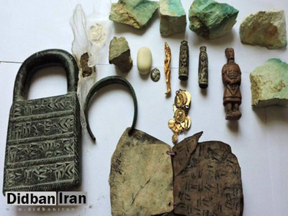 کشف اشیای عتیقه در فرودگاه امام خمینی/ عکس