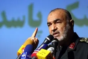 سردار سلامی: سپاه پاسداران باید در مقابل مردم نرم خو و پایین باشد و در مقابل دشمنان مقاوم باشد