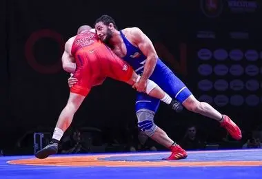 طلای آذرپیرا با شکست قهرمان جهان