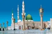 
حضور دو زن با لباس فجیع و نامناسب در مسجد النبی + فیلم
