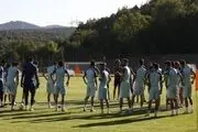 تصاویری رسوا کننده از ماساژ دادن یک خانم در اردوی تیم لیگ برتری!