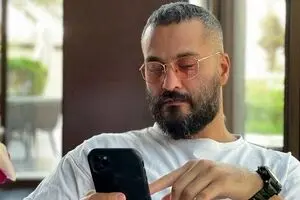  استایل گنگ میلاد کی‌مرام در یک مراسم با انگشتر خاص
