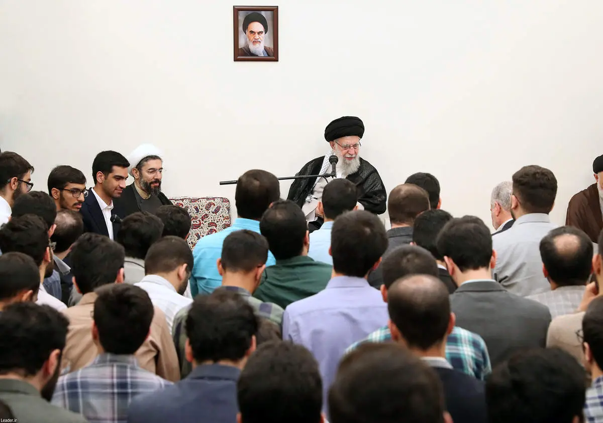 رهبری: برای انتخاب خوب ببینید چه کسی به ملاکهای انقلاب نزدیکتر است و توانایی کار در جهت این ملاکها را دارد