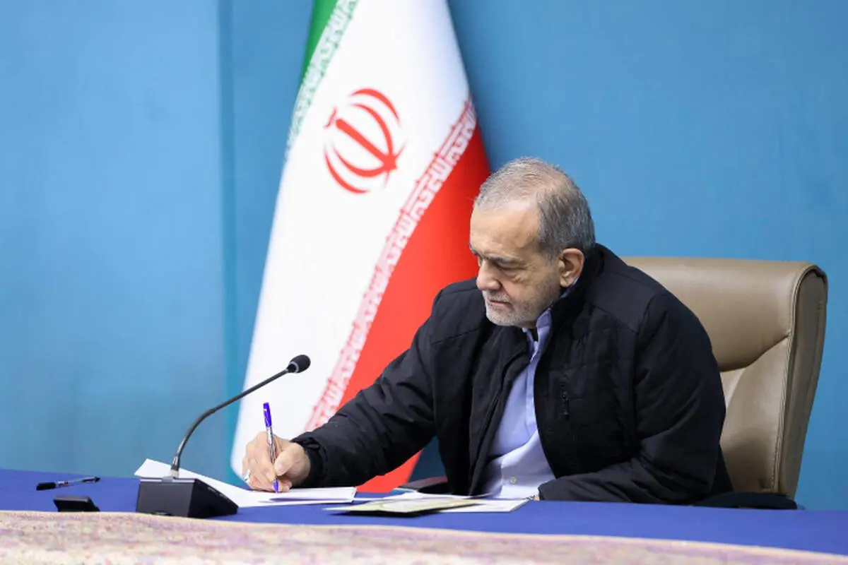 تصاویری از عزاداری پزشکیان در تبریز + ببینید 