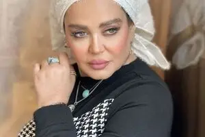 پریا قاسم‌خانی با مادرش بهاره رهنما مو نمی زند/ عکس