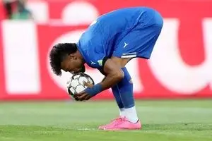 کری‌خوانی رامین رضاییان برای پرسپولیس/فیلم